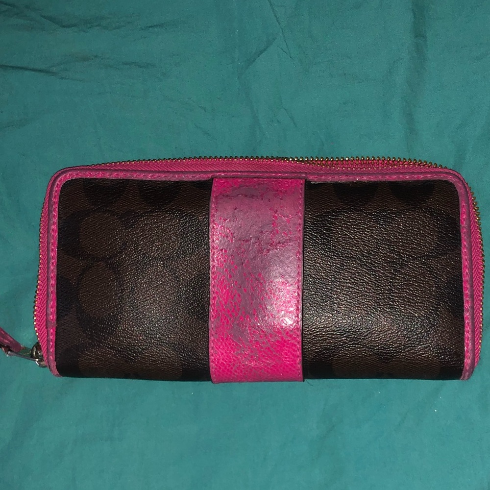 Wallet - Picture 2 of 3
